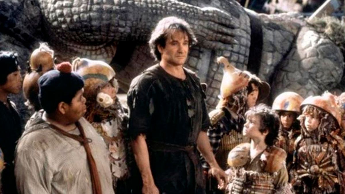Robin Williams ocupó el papel protagónico de Hook interpretando a Peter Pan de grande. Robin Williams ocupó el papel protagónico de Hook interpretando a Peter Pan de grande.
