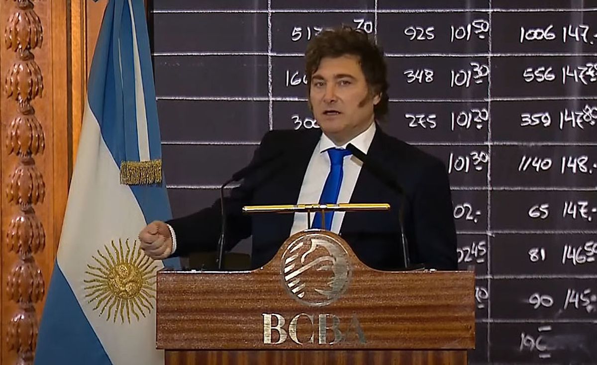 Javier Milei ya firmó los vetos a los aumentos de jubilaciones y a la emergencia en discapacidad.