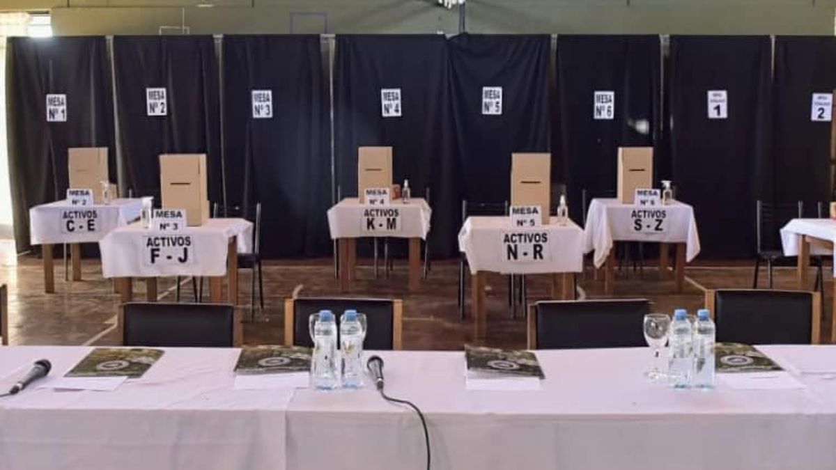 Impecable presentación del gimnasio principal del Club Mendoza de Regatas para la realización de la asamblea ordinaria y los comicios.