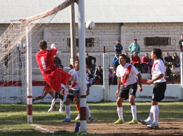 Por la ley del ex, empataron Balloffet y Pilares