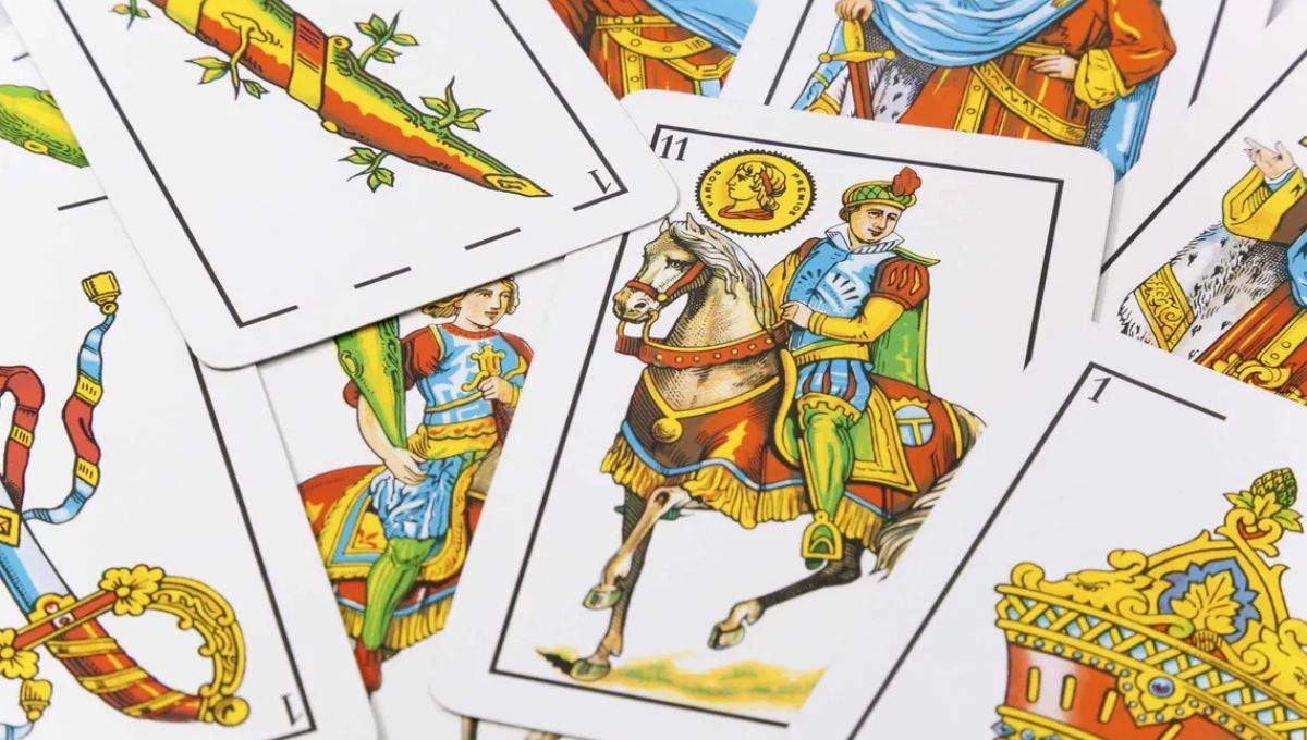Por qué la baraja de cartas española tiene oro, bastos, espadas y copas