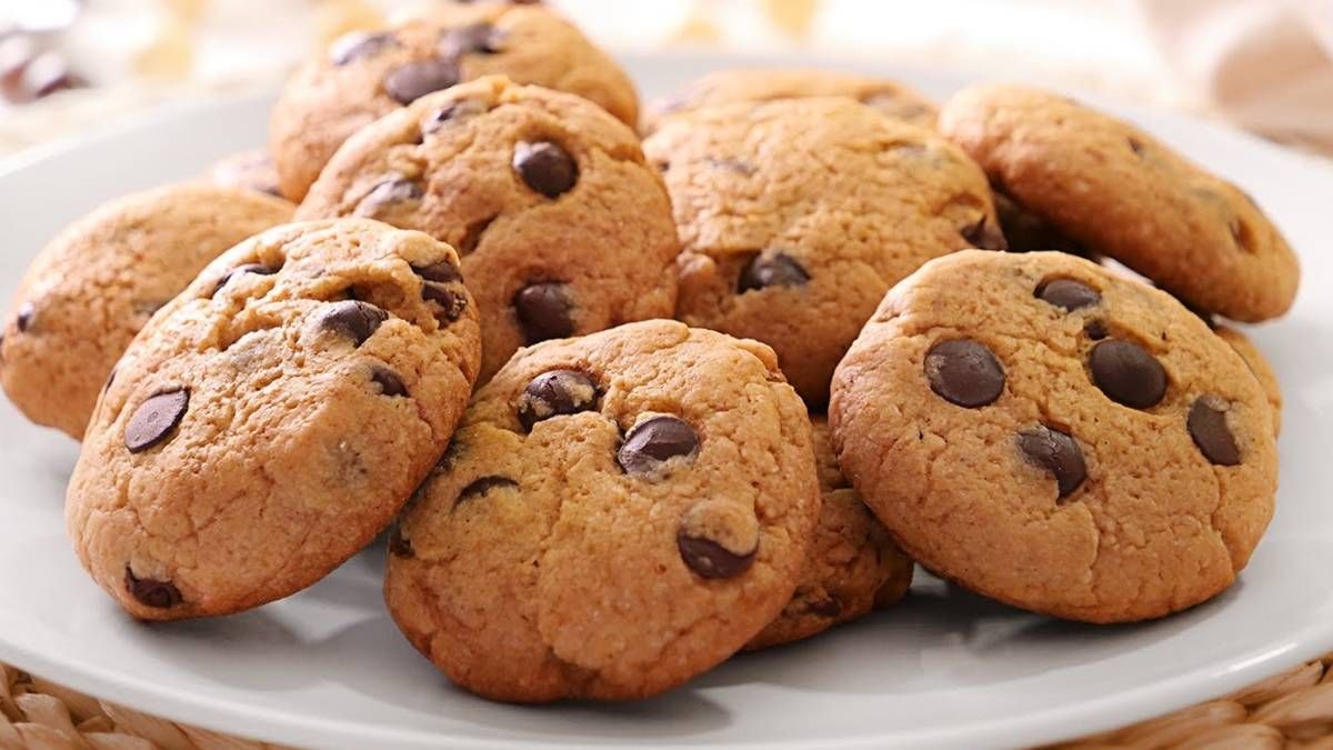 Recetas: cómo hacer cookies con chips de chocolate crujientes y deliciosas. Recetas: cómo hacer cookies con chips de chocolate crujientes y deliciosas.