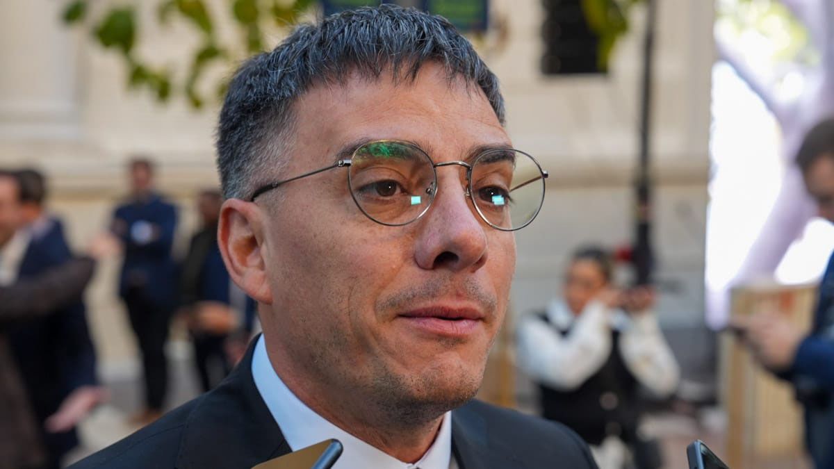 Calvente, con nuevo look, describió detalles sobre Calvente, con nuevo look, describió detalles sobre