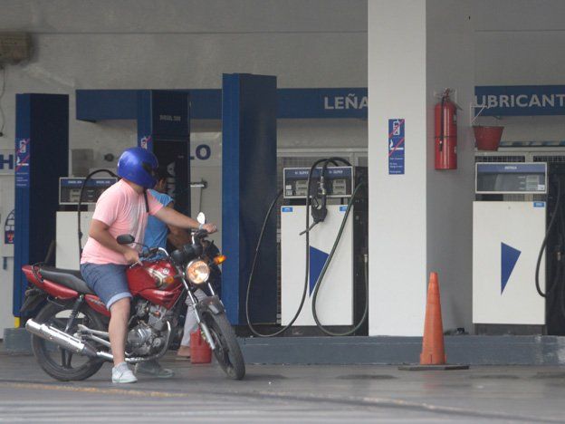 Faltan naftas en YPF por la puja entre petroleros