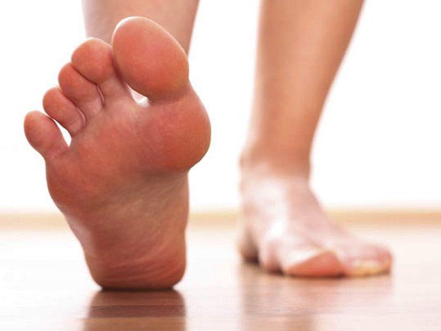 Lo condenaron por chuparle los dedos de los pies a una mujer a la fuerza