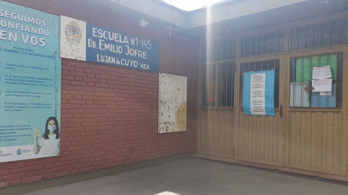 Los padres de los alumnos de la escuela Emilio Jofré no quieren que los chicos vuelvan a clases presenciales hasta que no se aclare el origen de las intoxicaciones.