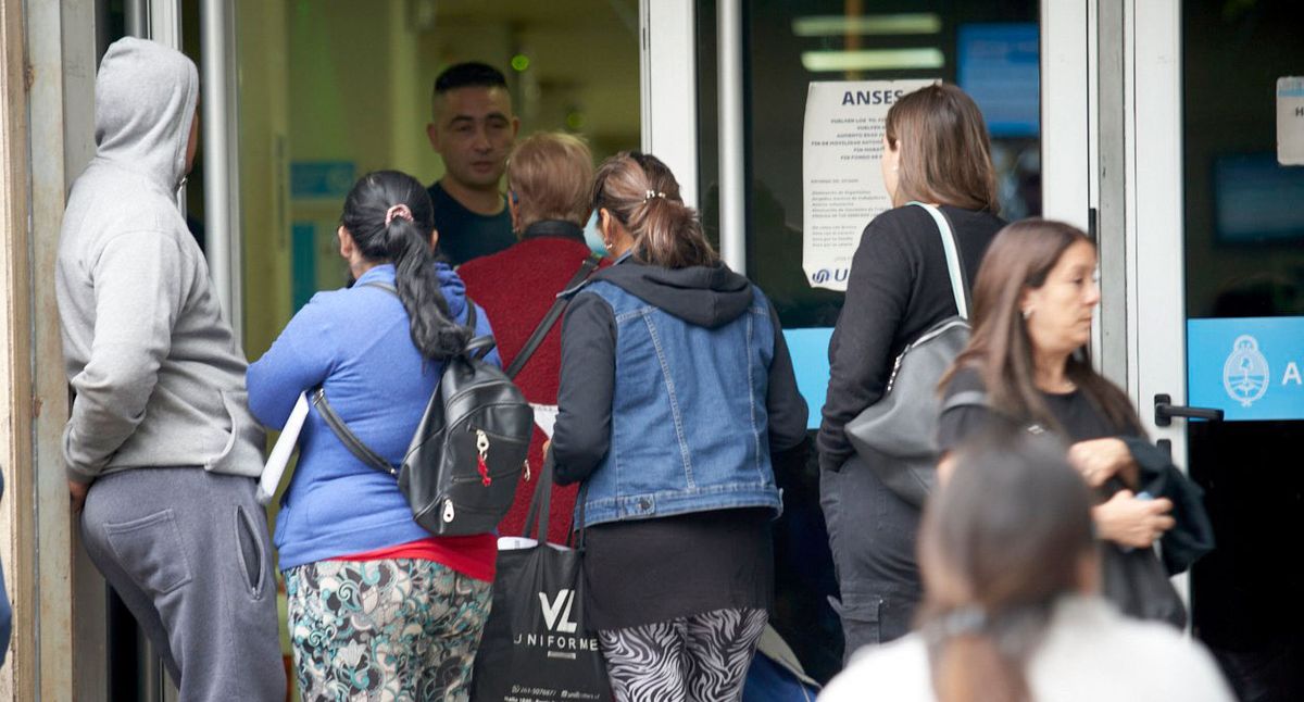 ANSES entregará varios pagos extras a AUH en diciembre 2023.