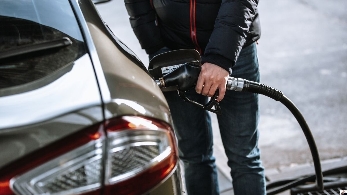 Shell y Axion se sumaron a YPF y bajaron el precio de sus combustibles en todo el país. Imagen ilustrativa 