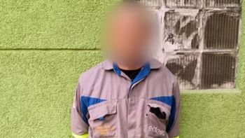 Tenía la vestimenta y herramientas de un operario eléctrico pero en realidad era un estafador serial Tenía la vestimenta y herramientas de un operario eléctrico pero en realidad era un estafador serial