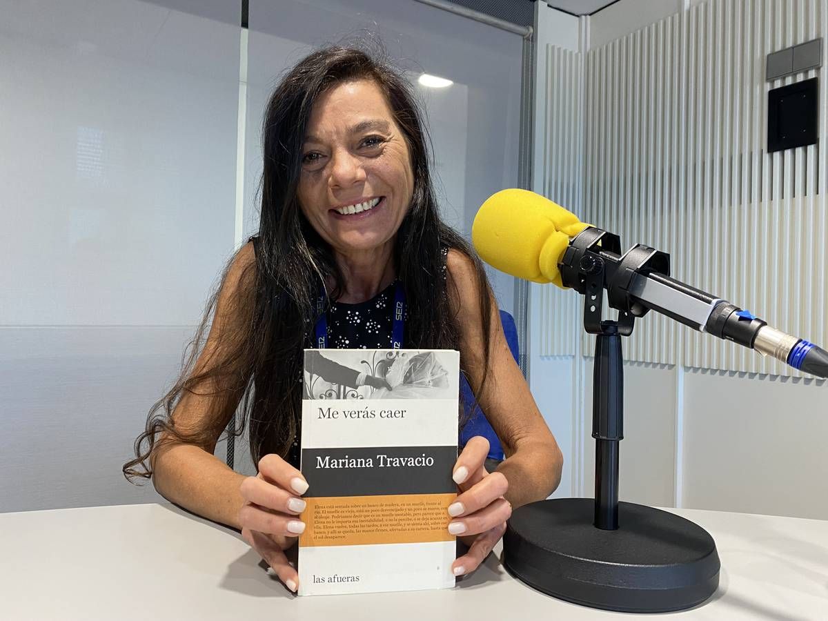Mariana Travacio con Me Verás Caer. Mariana Travacio con Me Verás Caer.
