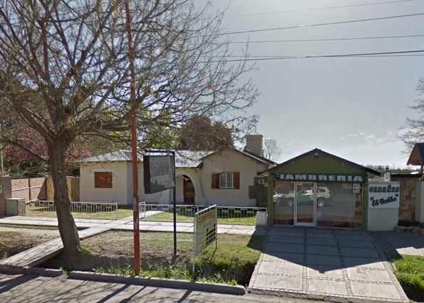 Robaron $6.000 y piezas de jamón y de queso en una fiambrería