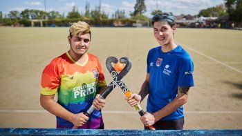 Dos lasherinos en la selección argentina LGBT de hockey sobre césped
