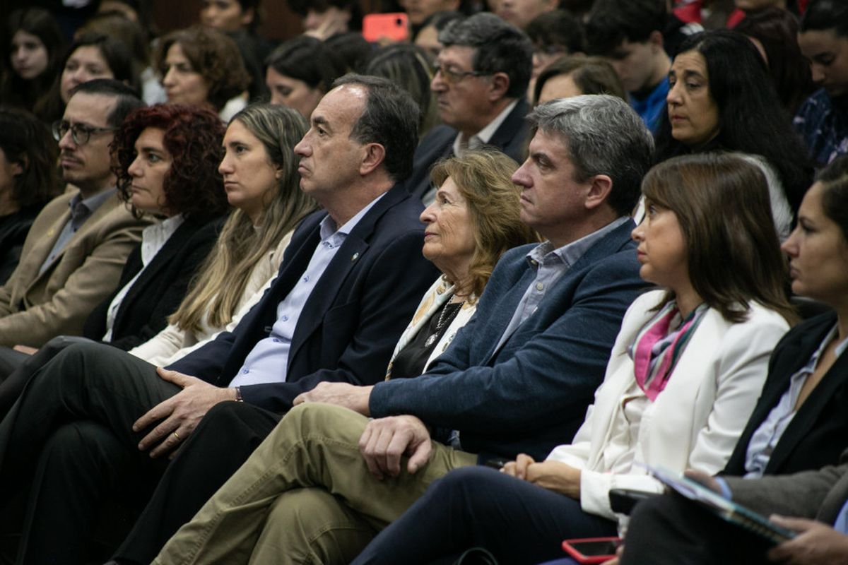 Autoridades de la UNCuyo y del Instituto Balseiro. Autoridades de la UNCuyo y del Instituto Balseiro.