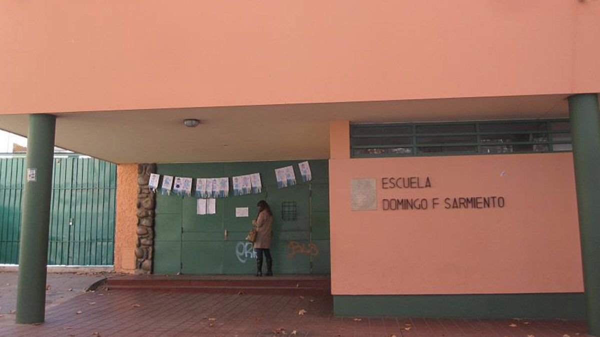 Hay más casos sospechosos de Covid-19 en la escuela Sarmiento, que actualmente están siendo estudiados