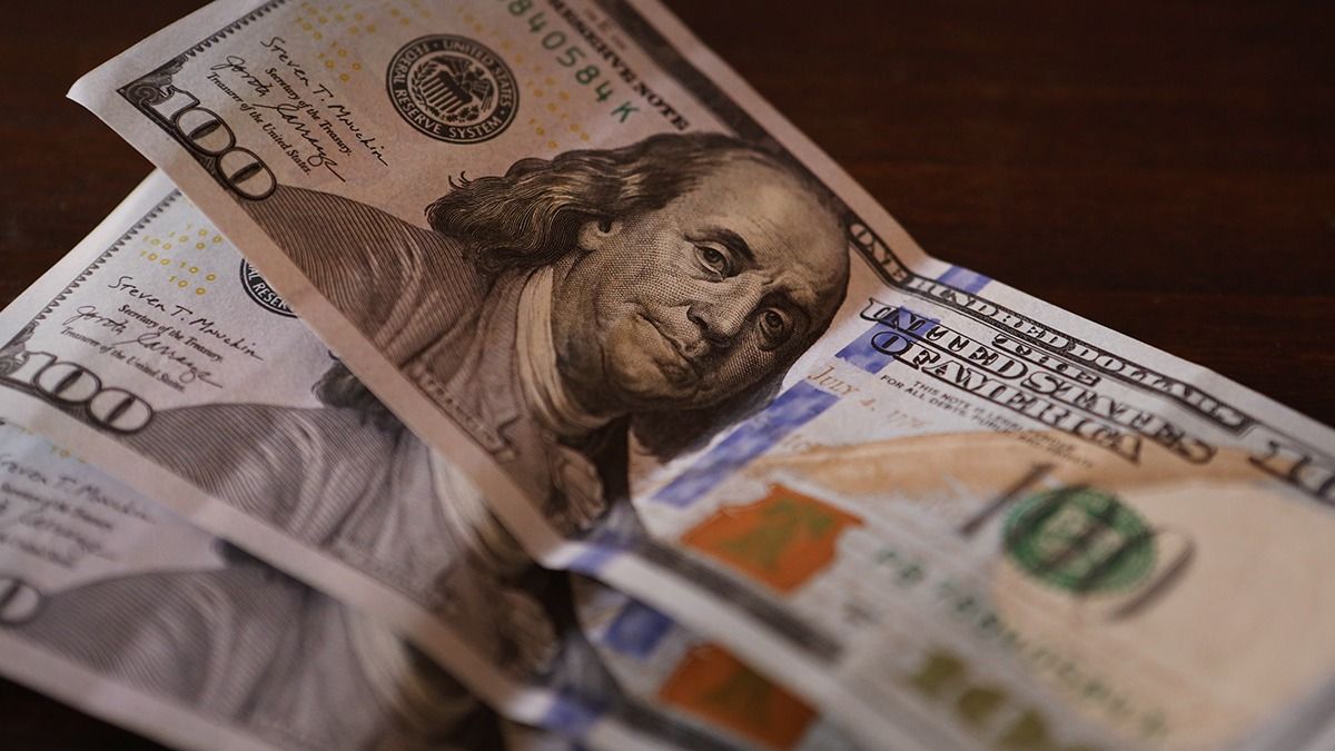 El dólar blue hoy en Mendoza bajó.