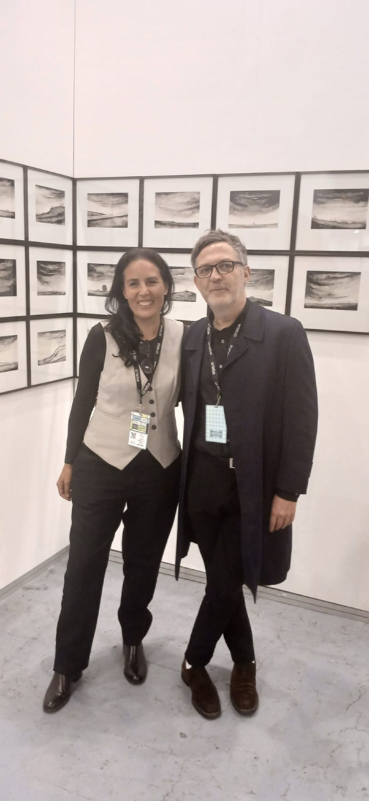 La coordinadora de Espacios Culturales de Mendoza, Marcela Lucero, tuvo un encuentro con el artista tucumano Máximo Pedraza en la feria Arteba 2025. La coordinadora de Espacios Culturales de Mendoza, Marcela Lucero, tuvo un encuentro con el artista tucumano Máximo Pedraza en la feria Arteba 2025.