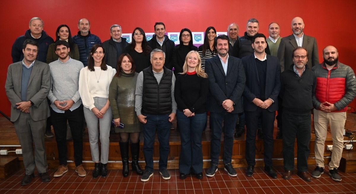 El equipo que firmó las adhesiones a Cambia Mendoza versión 2023. El equipo que firmó las adhesiones a Cambia Mendoza versión 2023.