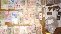 Detuvieron a una mujer y cuatro hombres con droga y $14 mil