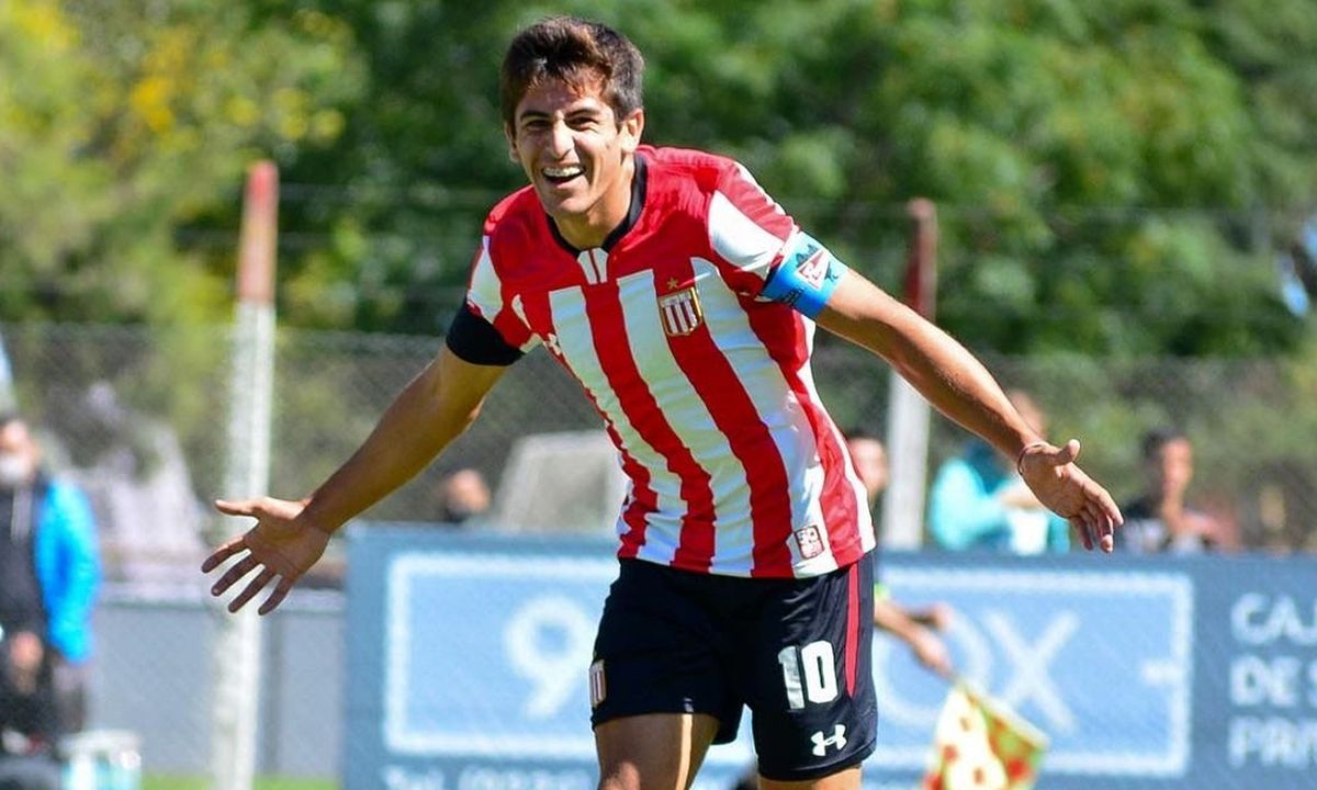 Fabricio Amato es mediocampista y juega actualmente en Estudiantes de La Plata. Fabricio Amato es mediocampista y juega actualmente en Estudiantes de La Plata.