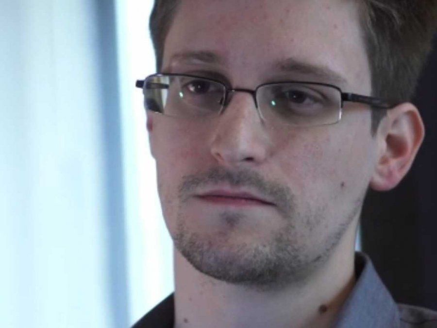 Snowden pidió oficialmente asilo temporal en Rusia y permanecerá en la zona de tránsito del aeropuerto