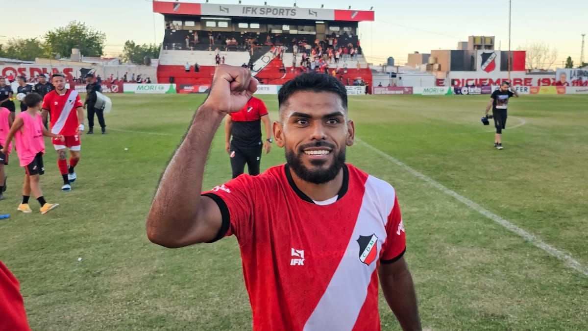 Santiago Moyano es uno de los que sigue en el Deportivo Maipú. Santiago Moyano es uno de los que sigue en el Deportivo Maipú.