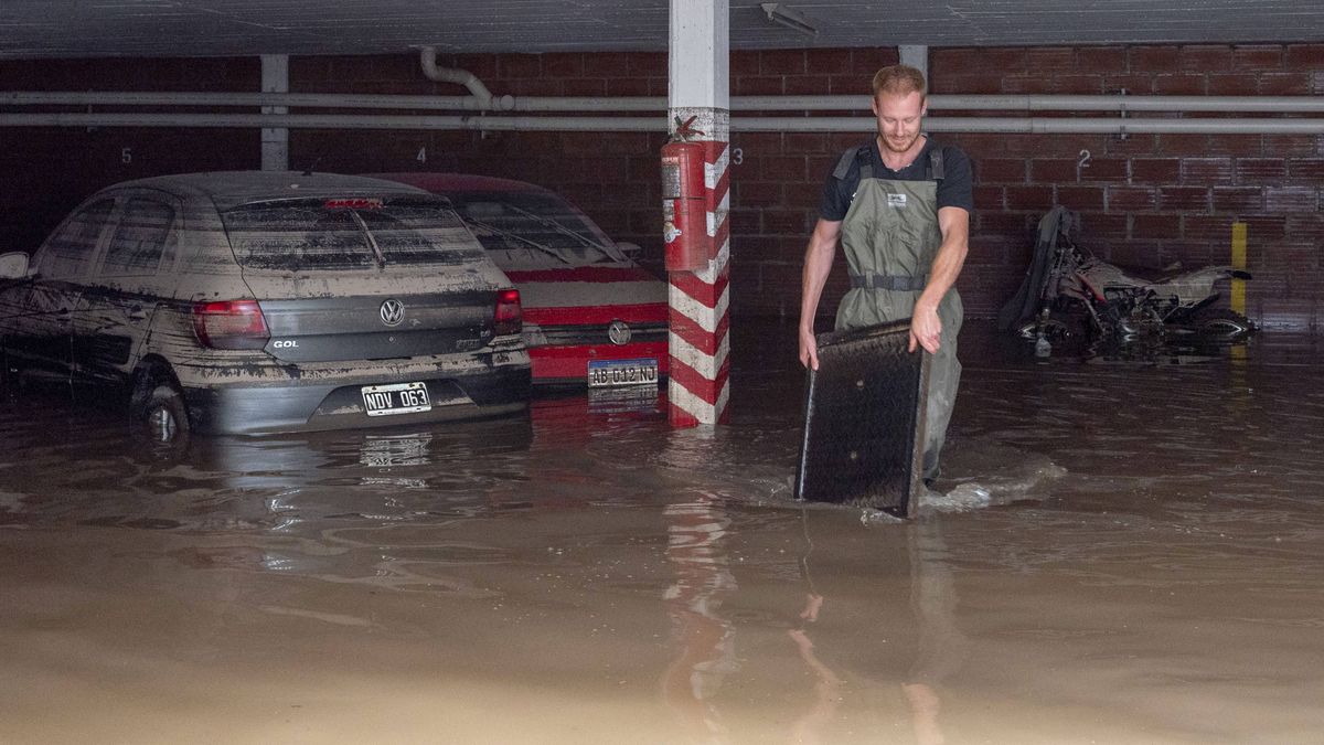 Aún hay casi 100 personas desaparecidas en Bahía Blanca, producto de la inundación. Aún hay casi 100 personas desaparecidas en Bahía Blanca, producto de la inundación.