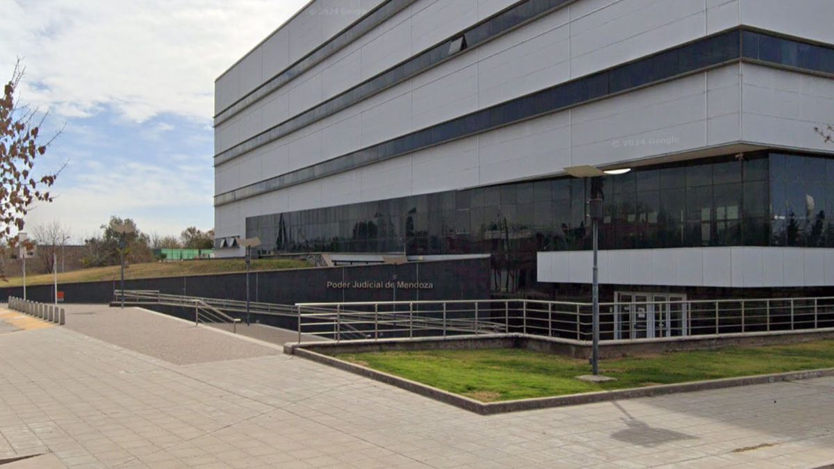 El padre del joven de 15 años que mató de un disparo a su amigo de la misma edad, se desligó del arma de fuego que manipuló su hijo en su casa de Junín. Imagen ilustrativa. El padre del joven de 15 años que mató de un disparo a su amigo de la misma edad, se desligó del arma de fuego que manipuló su hijo en su casa de Junín. Imagen ilustrativa.