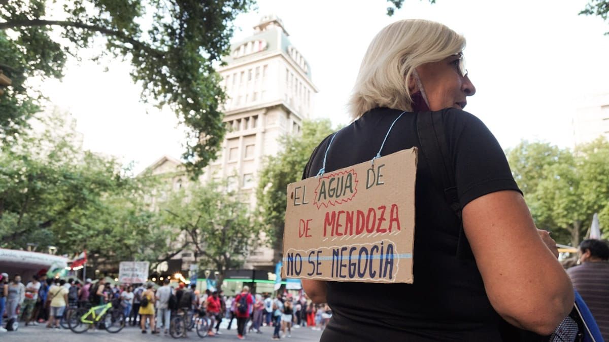 El fervor por la defensa de la ley 7.722 pobló las calles de manifestantes antimineros.