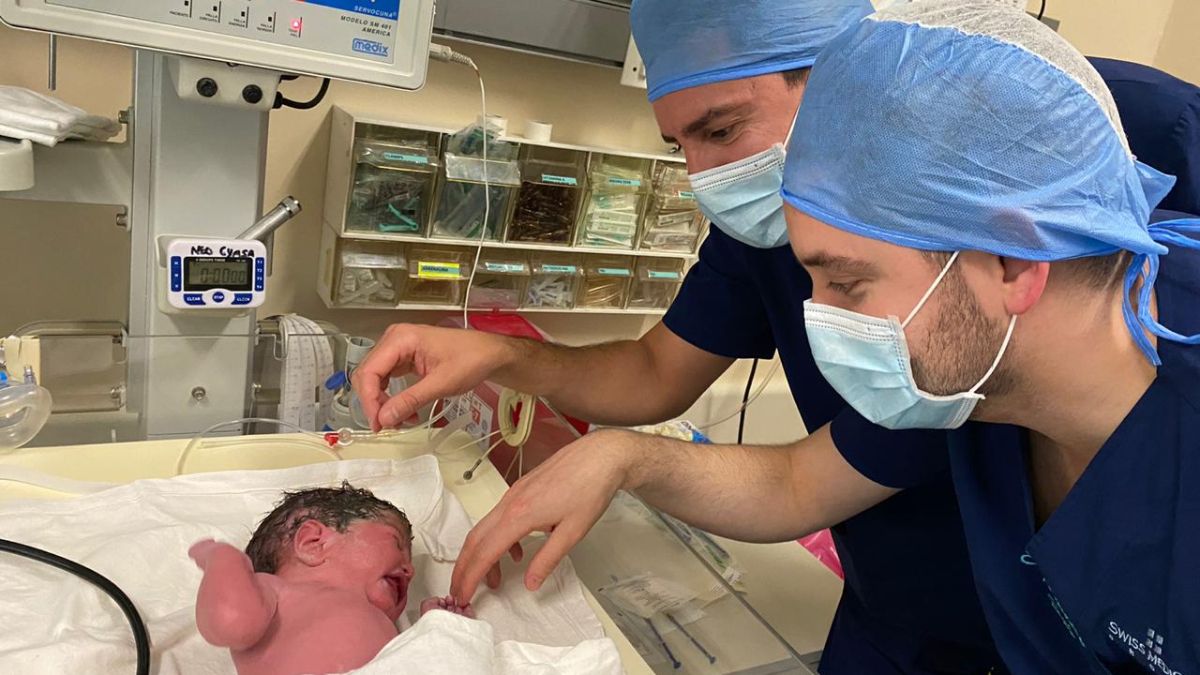 Luciana hizo posible el milagro, y Ezio y Víctor ya tienen en su hogar a su pequeña hija Pilar.