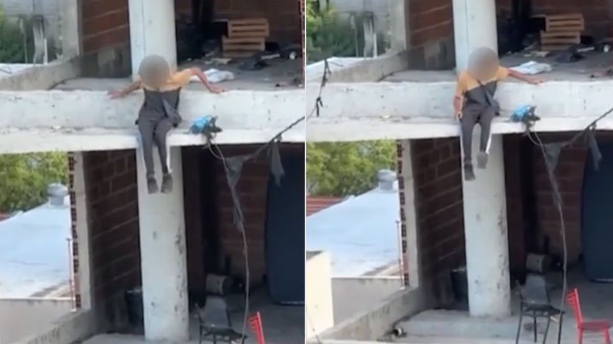 El niño fue grabado mientras estaba jugando al borde del precipicio de un edificio abandonado y la situación generó angustia.