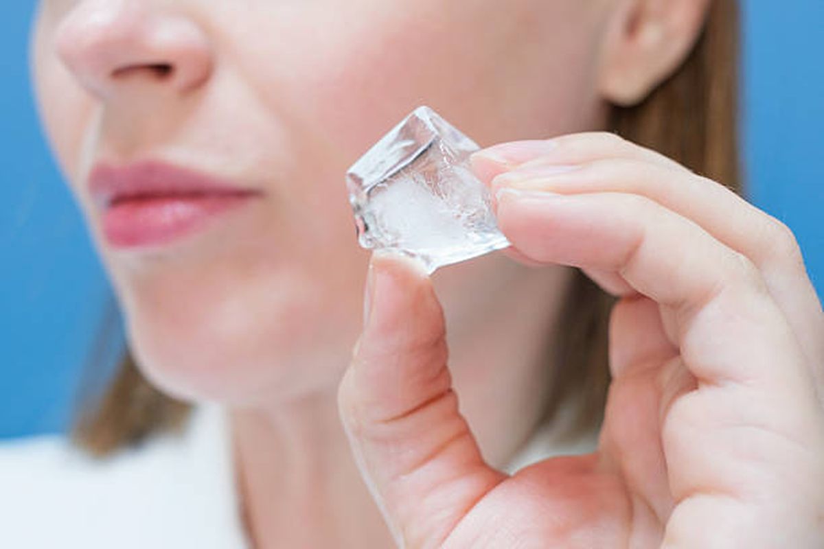 Los cubitos de hielo son un tesoro para la lengua de suegra. Los cubitos de hielo son un tesoro para la lengua de suegra.