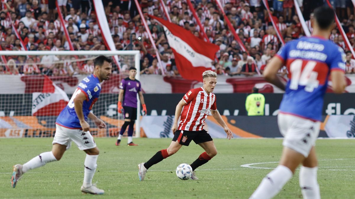 Santiago Ascacibar fue fundamental en el triunfo de Estudiantes de La Plata contra Tigre.