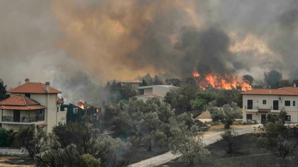 Grecia sufre los peores incendios de su historia.