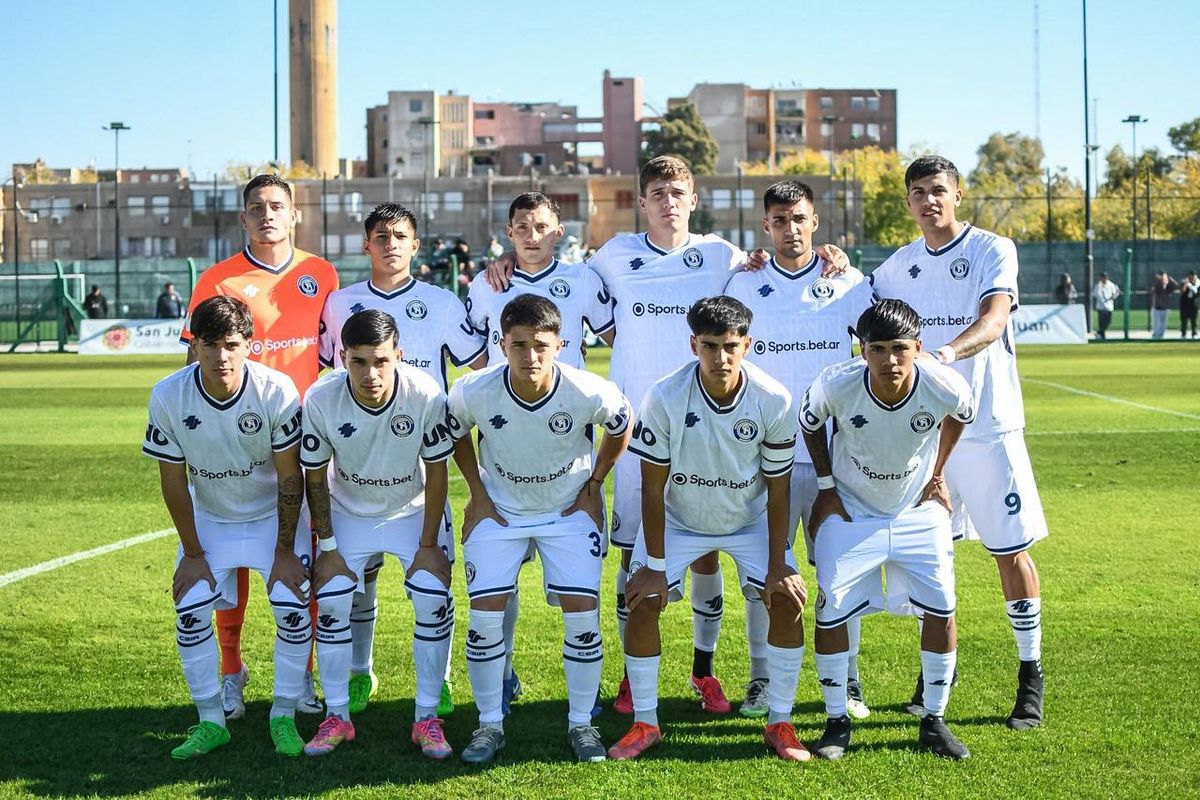 Independiente Rivadavia sumó de a tres en su visita a San Martín de San Juan.