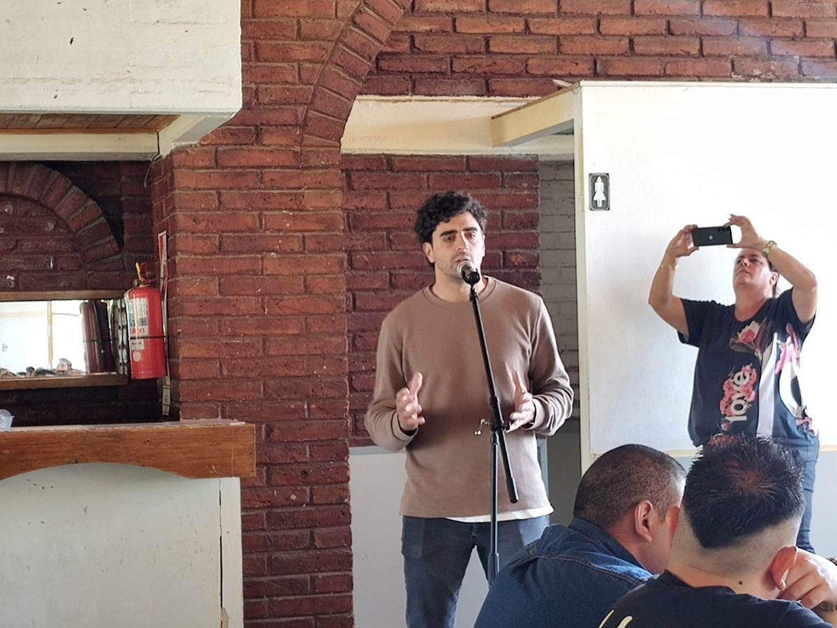 Natalio Mema, ministro de Gobierno, fue uno de los oradores del almuerzo de la UCR que se hizo en San Rafael. Natalio Mema, ministro de Gobierno, fue uno de los oradores del almuerzo de la UCR que se hizo en San Rafael.