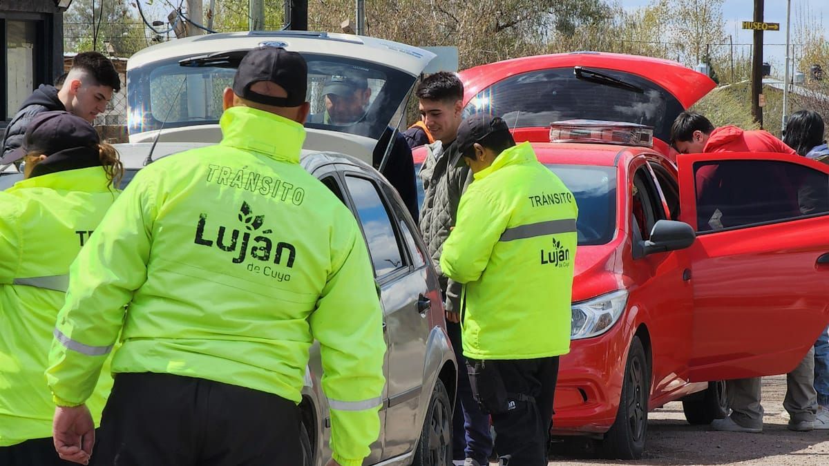 Arduos controles por los festejos del Día del Estudiante. Arduos controles por los festejos del Día del Estudiante.