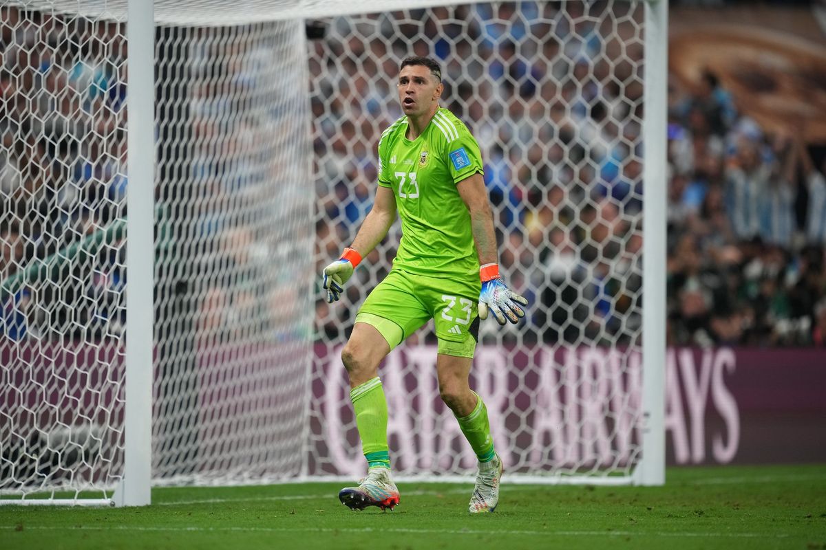 Dibu Martínez quedará en la historia como el tercer arquero campeón del mundo con la Selección argentina