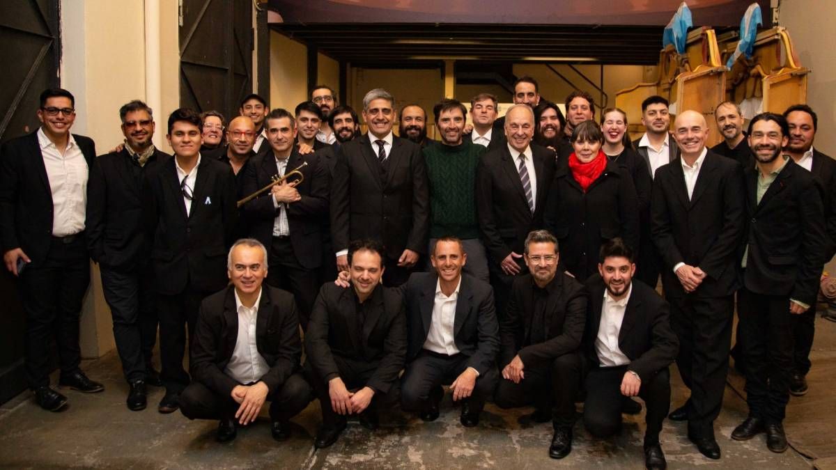 La Orquesta Municipal de Guitarras Tito Francia ofrecerá un concierto para celebrar los 168 años de fundación de Guaymallén. La Orquesta Municipal de Guitarras Tito Francia ofrecerá un concierto para celebrar los 168 años de fundación de Guaymallén.