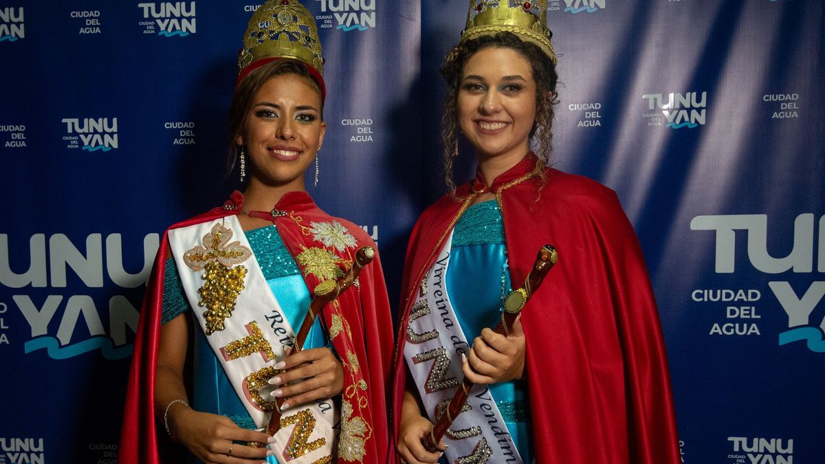 Naomi Giménez y Ana Rodríguez, las reina y virreina de la Vendimia 2025 de Tunuyán. Naomi Giménez y Ana Rodríguez, las reina y virreina de la Vendimia 2025 de Tunuyán.