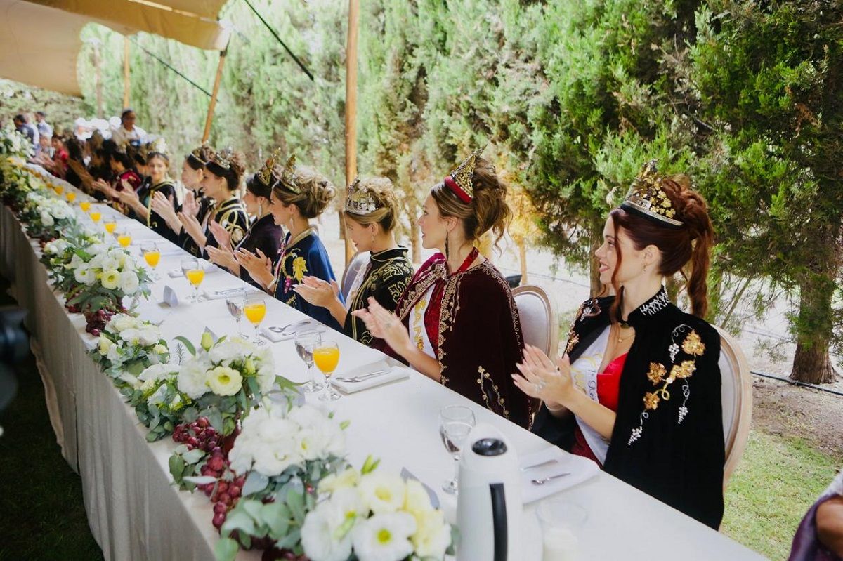 El 2025 estará marcado por la décima edición del Desayuno Real donde se agasaja a las reinas.