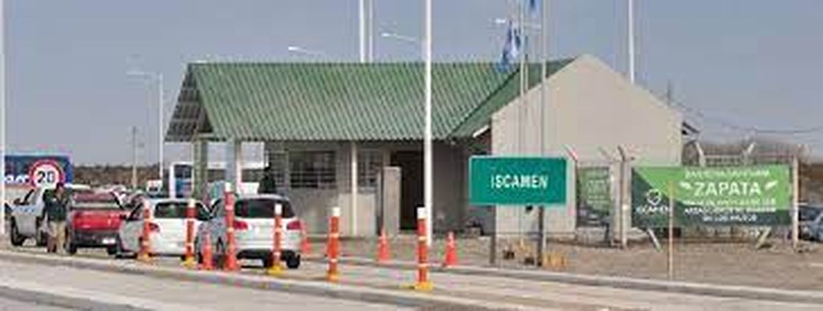 Uno de los controles sanitarios que en Mendoza realiza el Iscamen.