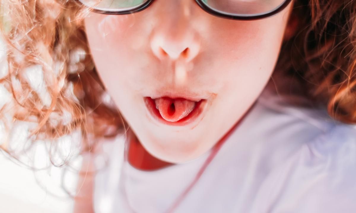 Doblar lengua. Doblar lengua.