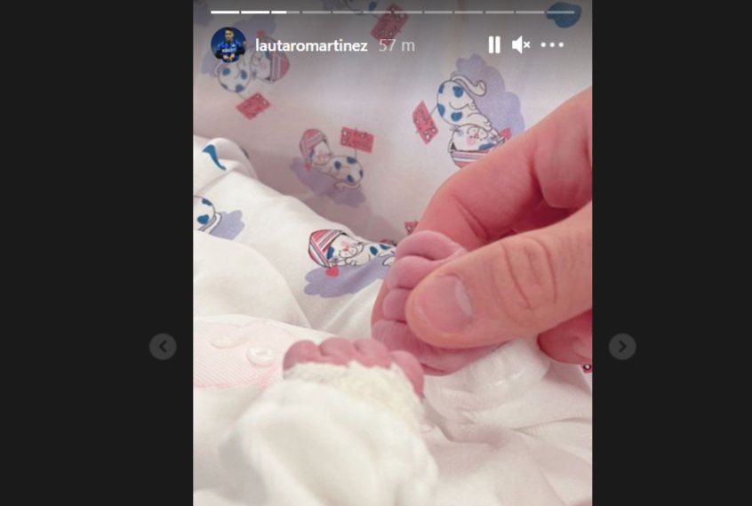 Lautaro compartió esta foto tras el nacimiento de su hija y la de Agustina Gandolfo.