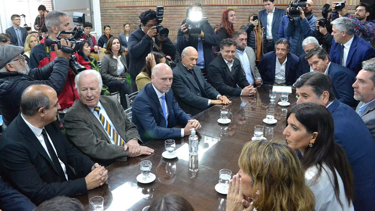 Seis de los 7 jueces de la Suprema Corte, llevaron este miércoles a la Legislatura, su proyecto para reformar el funcionamiento del máximo tribunal. Pero en ese documento no incluyeron cambios en los requisitos de quienes aspiren a integrarlo.