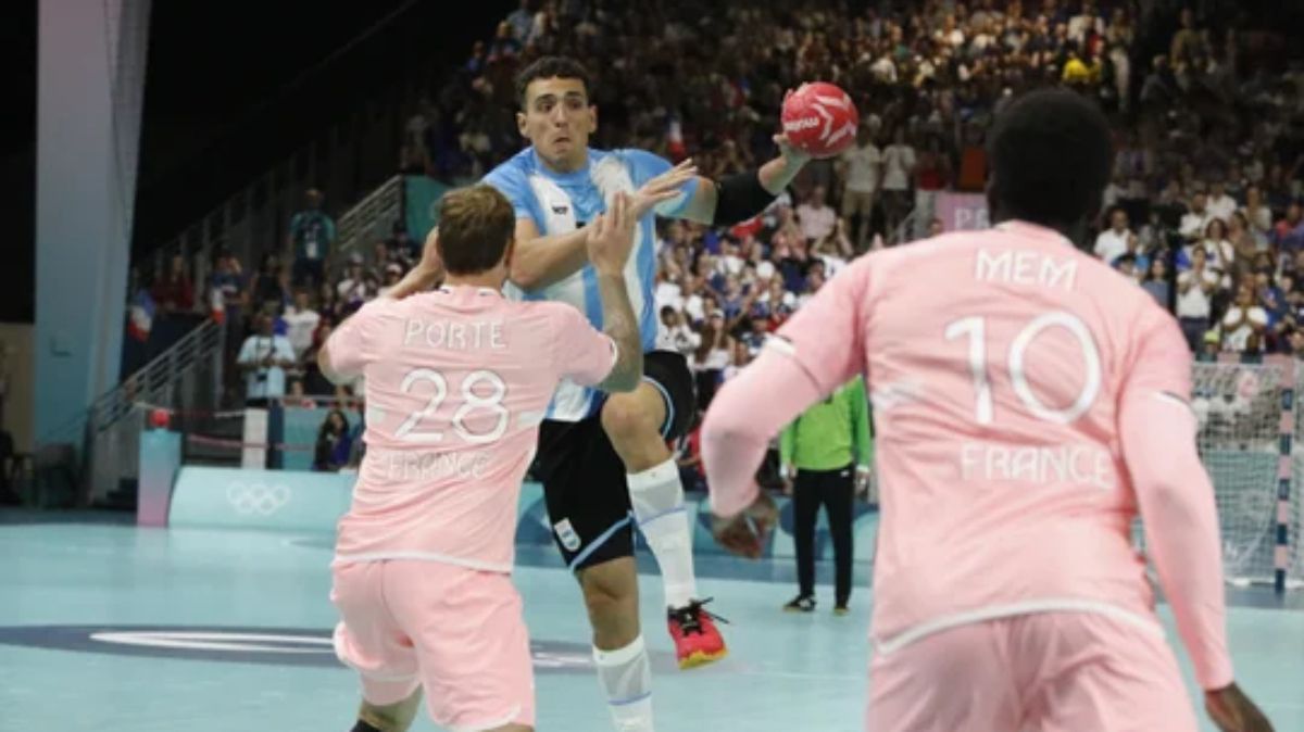 Los Gladiadores arrancaron mal su partido contra Francia, y terminaron perdiendo y resignando su objetivo de clasificar a la siguiente ronda. Los Gladiadores arrancaron mal su partido contra Francia, y terminaron perdiendo y resignando su objetivo de clasificar a la siguiente ronda.