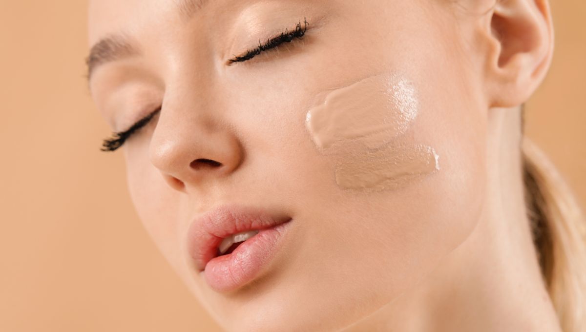 Cómo aplicarse correctamente la base de maquillaje para que la piel no quede cuarteada