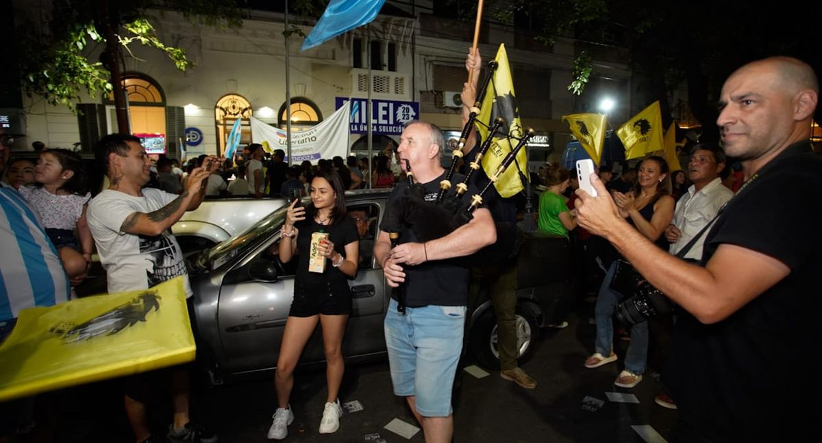 Festejos en Mendoza por el triunfo de Javier Milei. Festejos en Mendoza por el triunfo de Javier Milei.