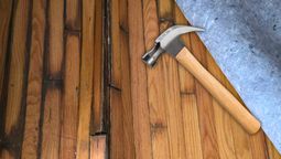 Un truco para cuidar y recuperar los pisos de madera. Un truco para cuidar y recuperar los pisos de madera.
