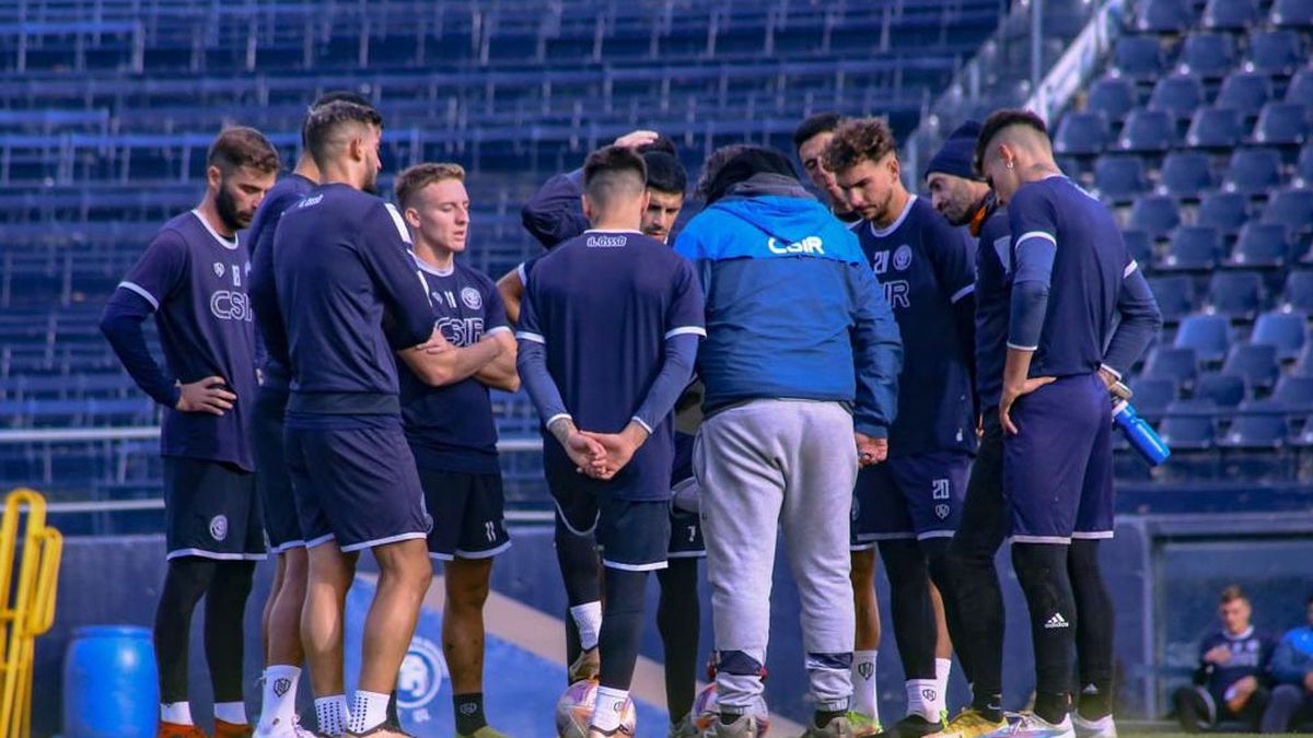 Independiente Rivadavia se entrenó en el Gargantini con vistas al encuentro ante Deportivo Riestra.