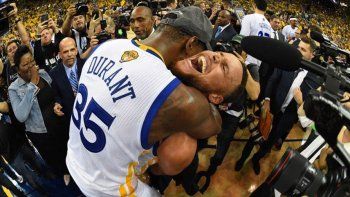 Golden State eliminó a Los Clippers, de la mano Durant y Curry
